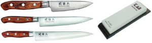 SET DE 3 COUTEAUX JAPONAIS KAI SEKI MAGOROKU VINTAGE "SPÉCIAL POISSON" ET PIERRE