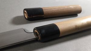 Prestation de changement de manche de couteau japonais en atelier